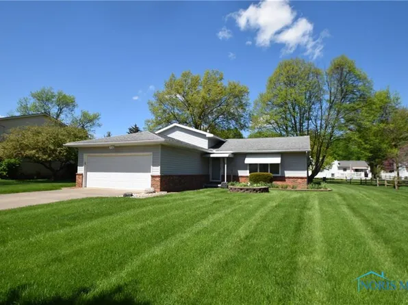 525 Fairfield Park Dr, Maumee, OH 43537