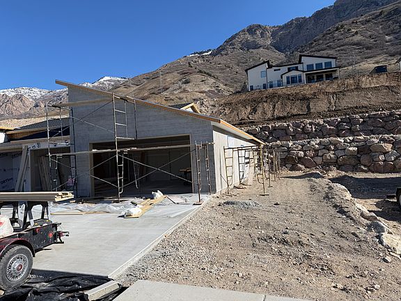 5th image of 3040 N Mountain Rd #216