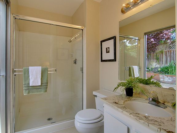 5th image of 1014 E Evelyn Ave