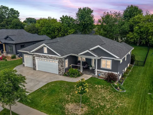 816 Damascus Trl, Cottage Grove, WI 53527