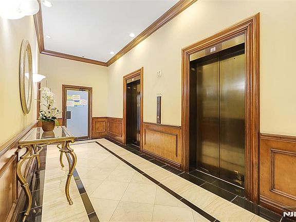 4th image of 5 Horizon Rd APT 501