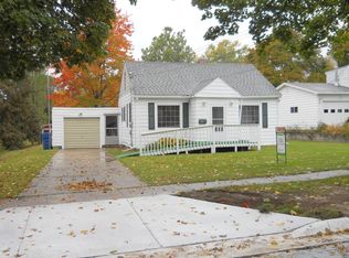 821 S Baldwin St, Greenville, MI 48838