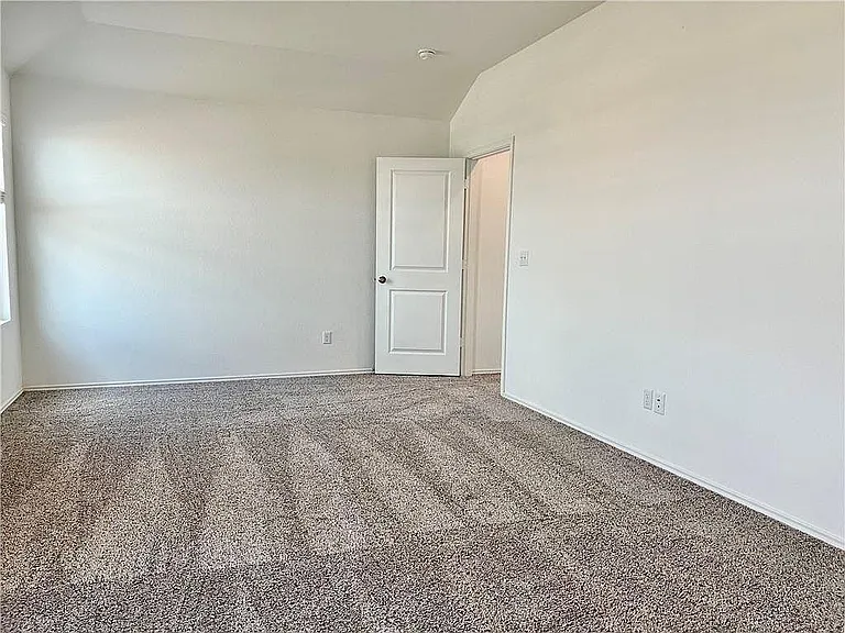 290 Silver Glen Dr — Photo 11