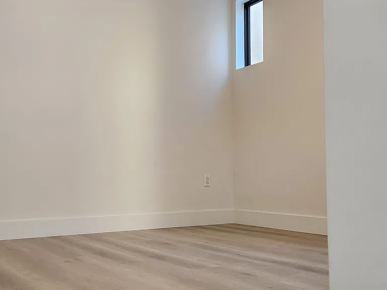 1881 Pariva Dr — Photo 9