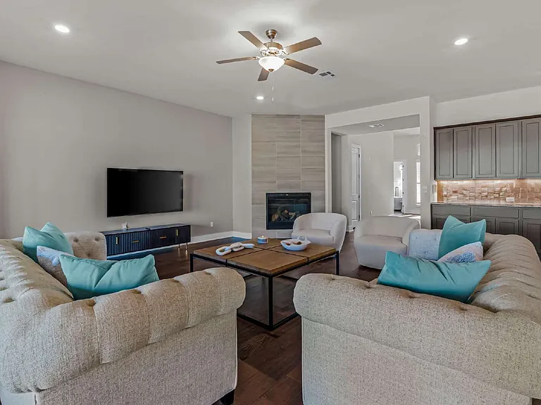 921 Trevi Fontana Dr — Photo 11