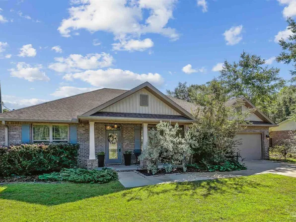 5200 Richardson St, Milton, FL 32570