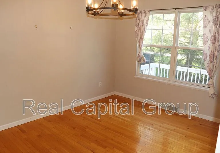 25 A Mapleridge Ave #B — Photo 5