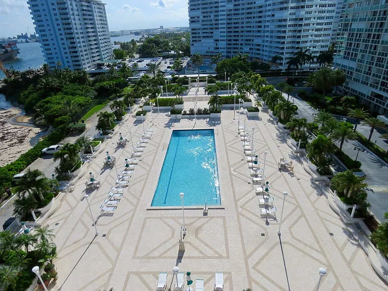 2200 S Ocean Ln #801 — Photo 4