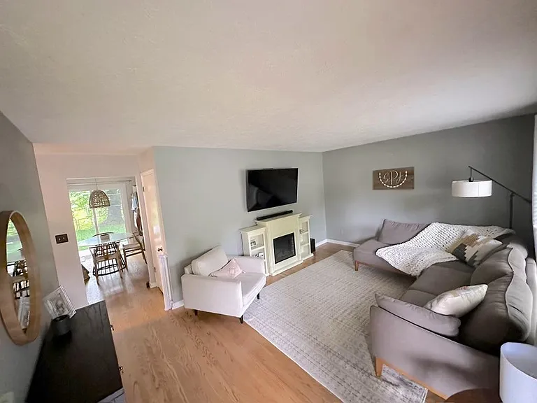 1005 Fenley Ave — Photo 5