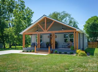 42 Summit Ave, Brevard, NC 28712