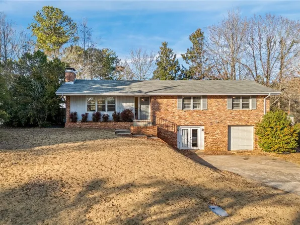 702 Crossley Ave, Opelika, AL 36801