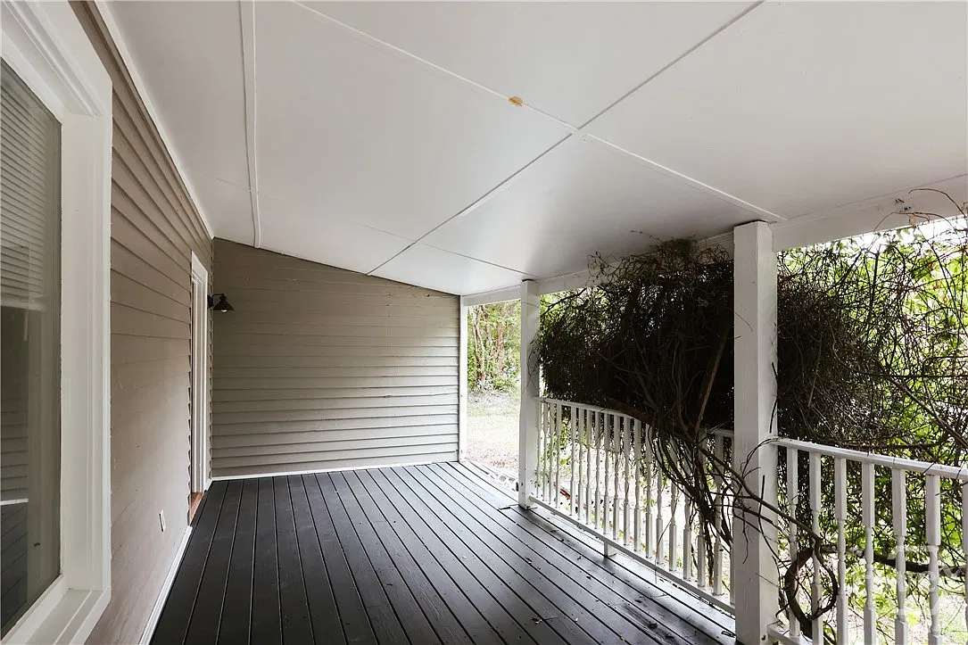 2 bed, 1.0 bath, 1379 sqft, $1,850 — Photo 3