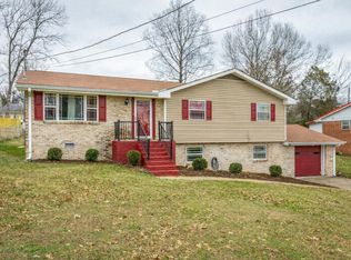 12 Maple Ln, Fort Oglethorpe, GA 30742