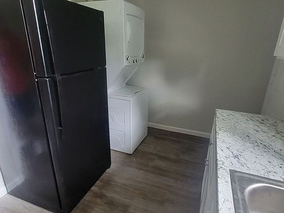 4th image of 600 McPherson St APT 5