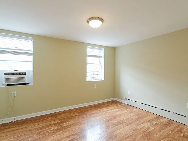 1627 S 10th St #2 — Photo 12
