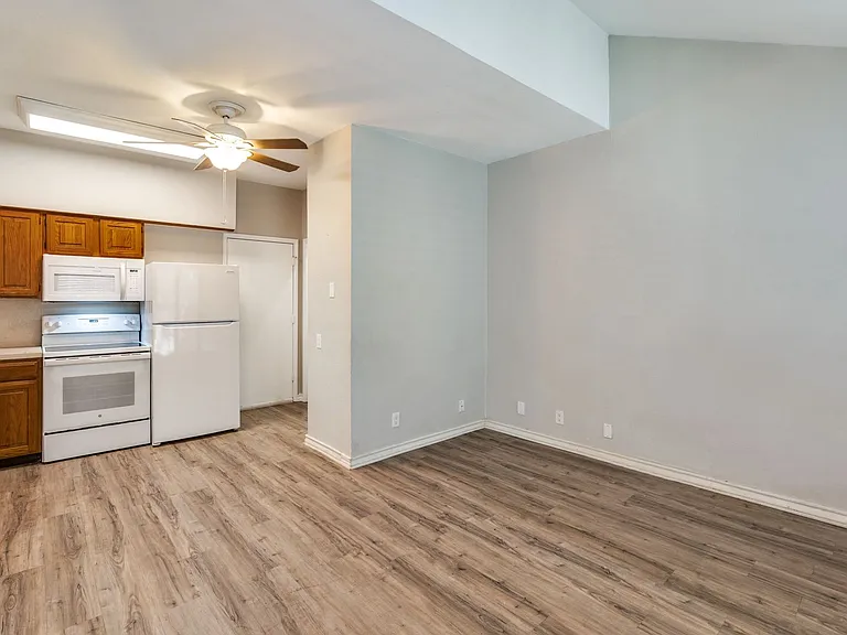 6220 Bentwood Trl #1207 — Photo 5