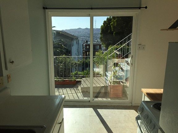 2nd image of 906 Carolina St #1