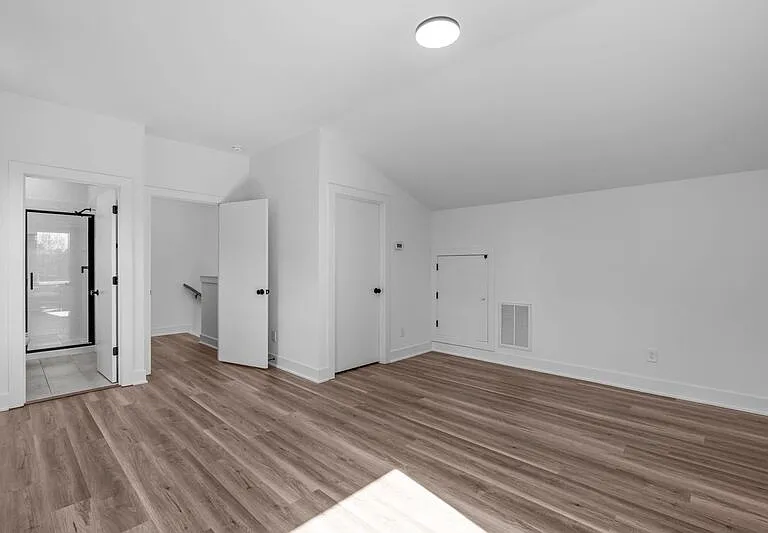1316 E Lenoir St — Photo 32