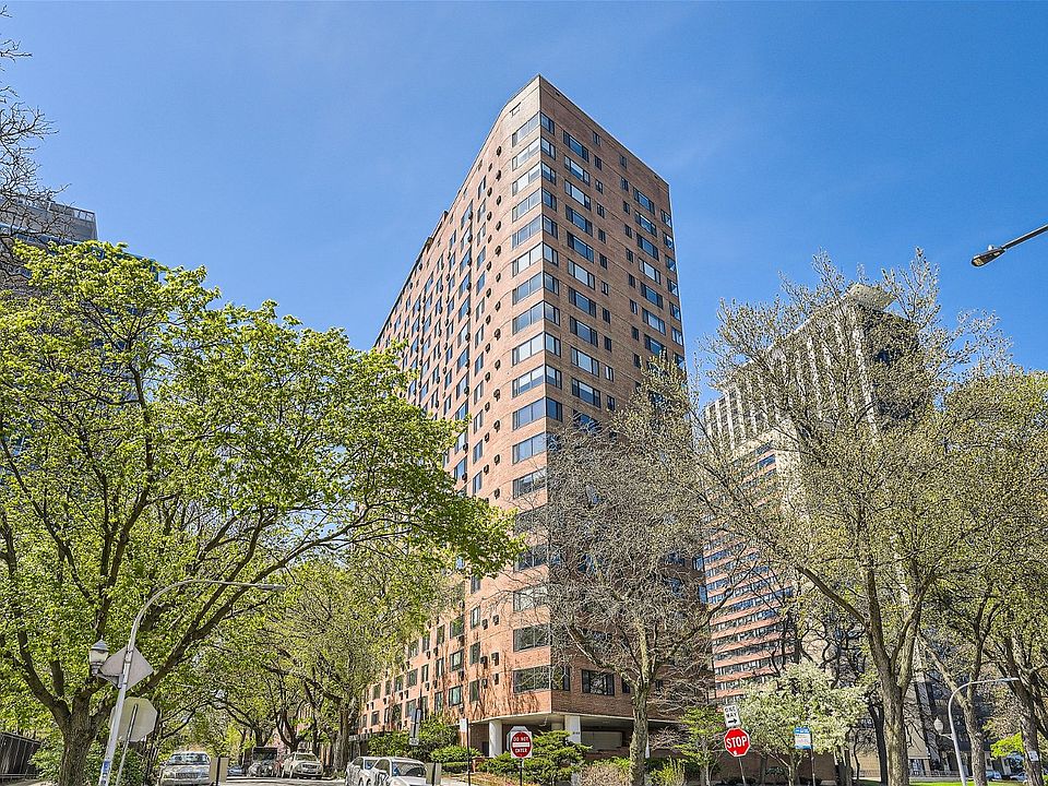 1st image of 3100 N Lake Shore Dr APT 210