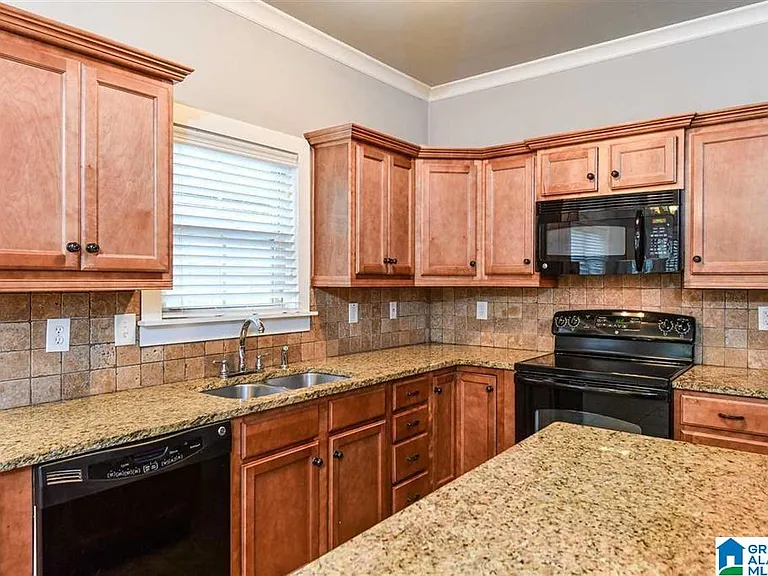 366 Kingston Cir — Photo 4