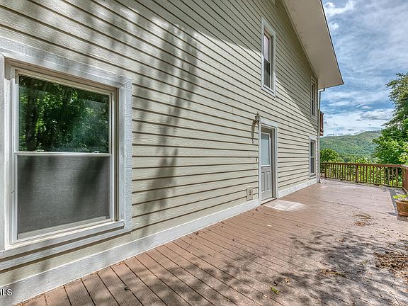 3rd image of 5 Bingham Ct
