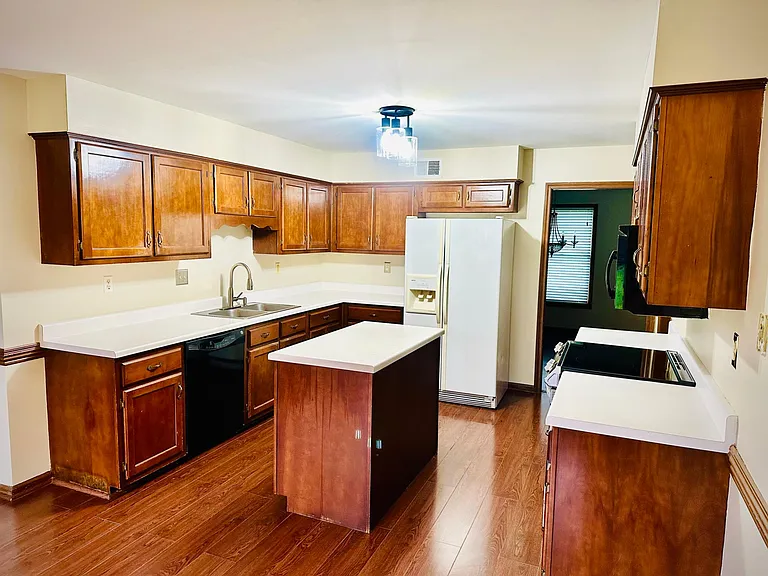 578 Winford Dr — Photo 7