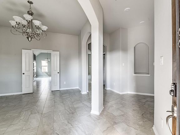 4th image of 1118 Mysterium Ln