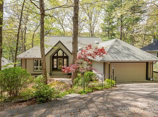 217 Fern Creek Dr, Flat Rock, NC 28731
