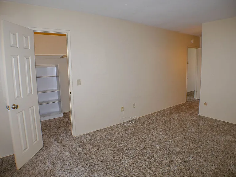4345 Rialto St — Photo 31