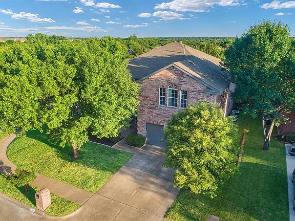 2nd image of 797 Oak Hollow Ln