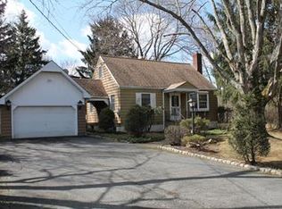 4 Longview Ave, Randolph, NJ 07869