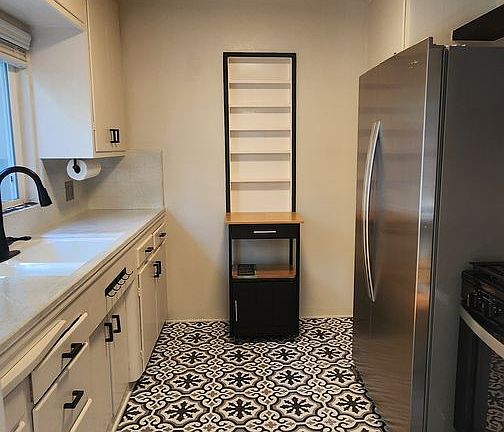 3rd image of 4715 Biona Dr