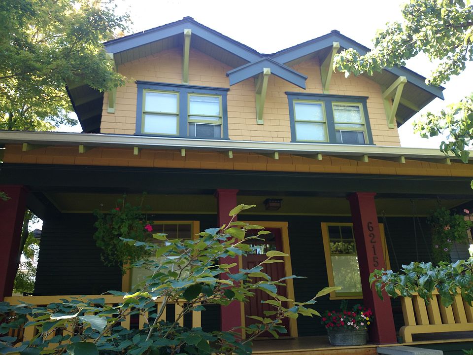 2nd image of 6215 Brooklyn Ave NE
