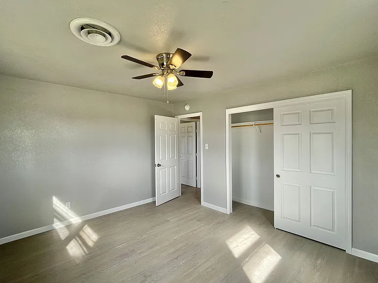 302 Washington St — Photo 27
