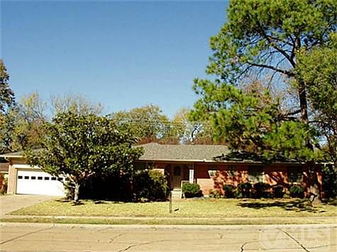 1st image of 513 Valencia Dr