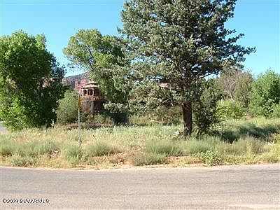 2nd image of 15 Juniper St