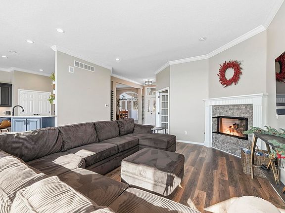 5th image of 10401 Woodland Rdg W