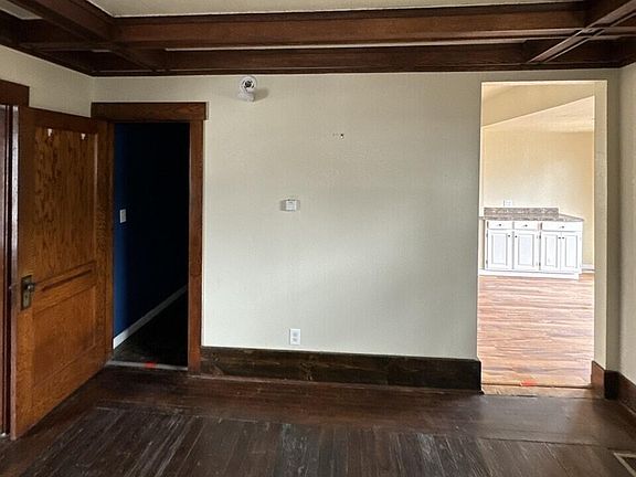 5th image of 1105 W Shiawassee St