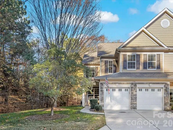 718 Deerbrook Ln, Tega Cay, SC 29708