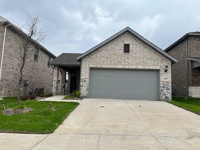 200 Goosewood Dr — Photo 2