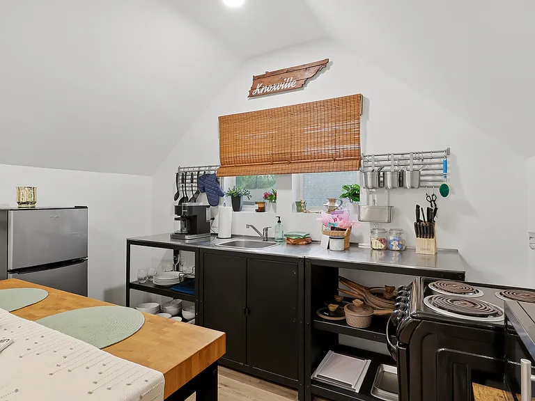 2457 Washington Ave #2 — Photo 4