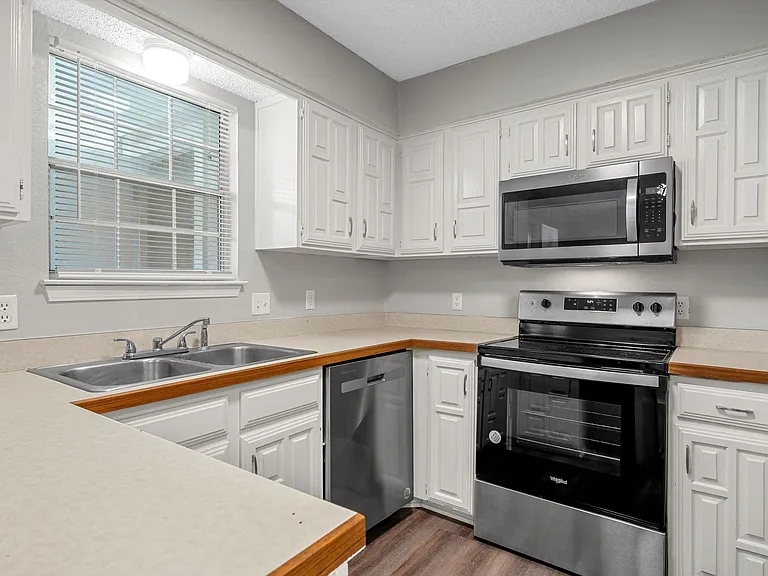 2332 Melissa Dr — Photo 8