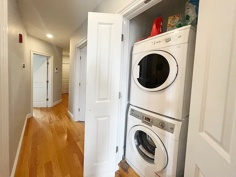 214 E Eagle St #6 — Photo 8