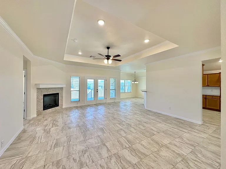 905 Galloway Dr — Photo 4