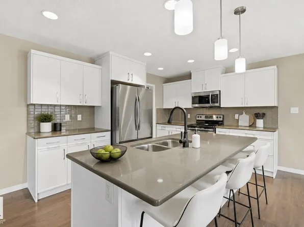 3528 Claxton Cres SW, Edmonton, AB T6W 0Z6