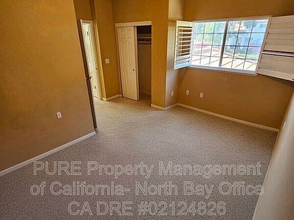 3rd image of 319 Toscana Cir