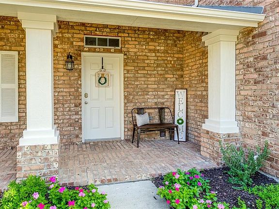 3rd image of 2705 Elderberry Ln