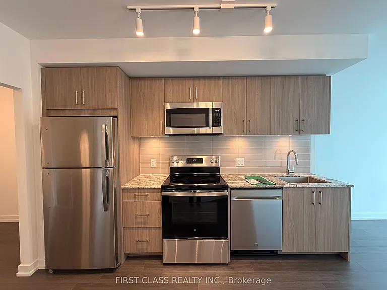 4010 Eglinton Ave W #825 — Photo 6