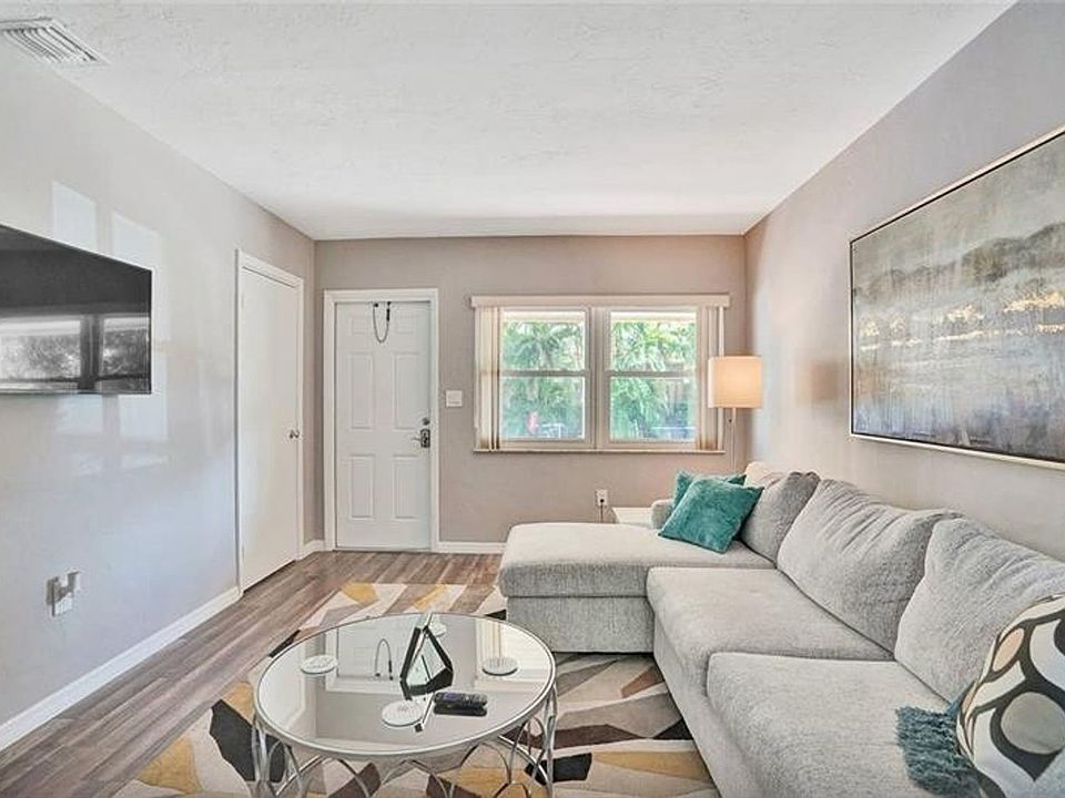 1st image of 1108-1110 NE 16th St #2