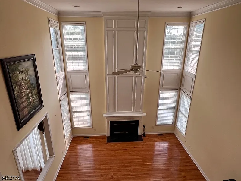 5 bed, 4.5 bath, 4000 sqft, $6,500 — Photo 1